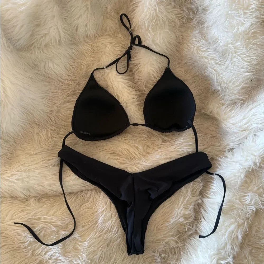 Black bikini set